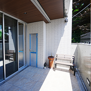 蜂岡町の家